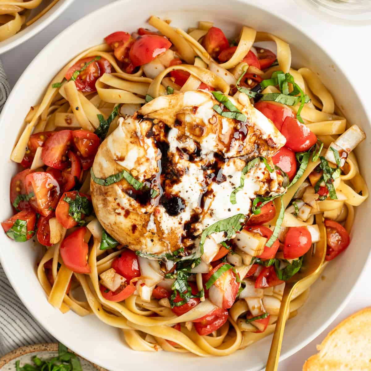 Quick Weeknight Meal: 30-Minute Bruschetta Pasta with Burrata